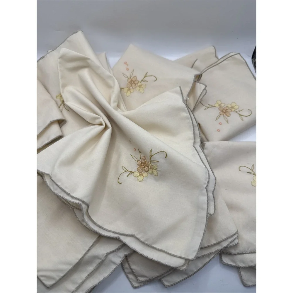 Vintage Set of 8 Embroidered Linen Napkins Table Linens Decor 15